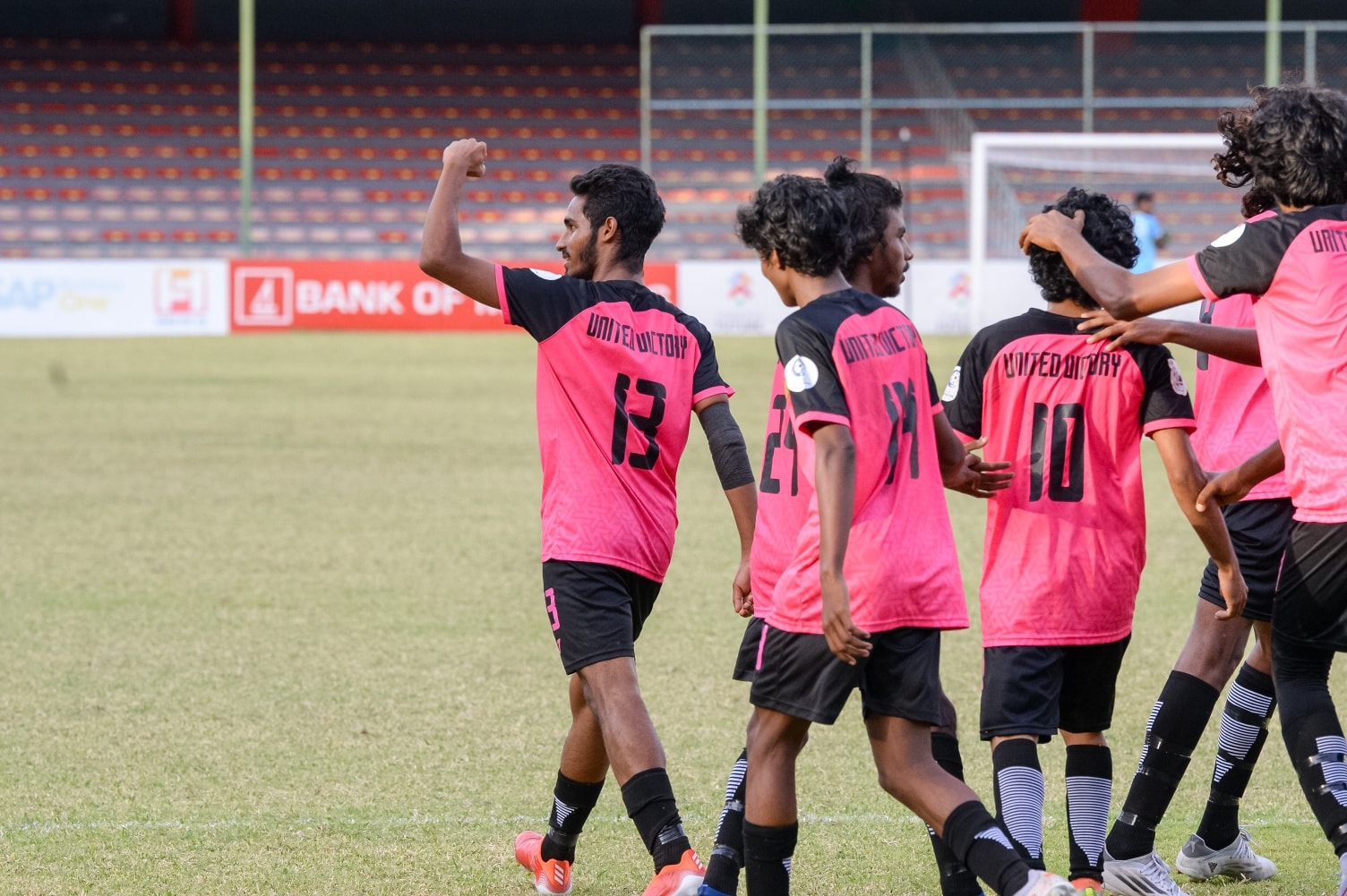 ޔޫތު ޗެމްޕިއަންޝިޕް: ޔުނައިޓެޑް ވިކްޓްރީ އަތުން ބަލިވެ ވެލެންސިއާ ކަޓައިފި