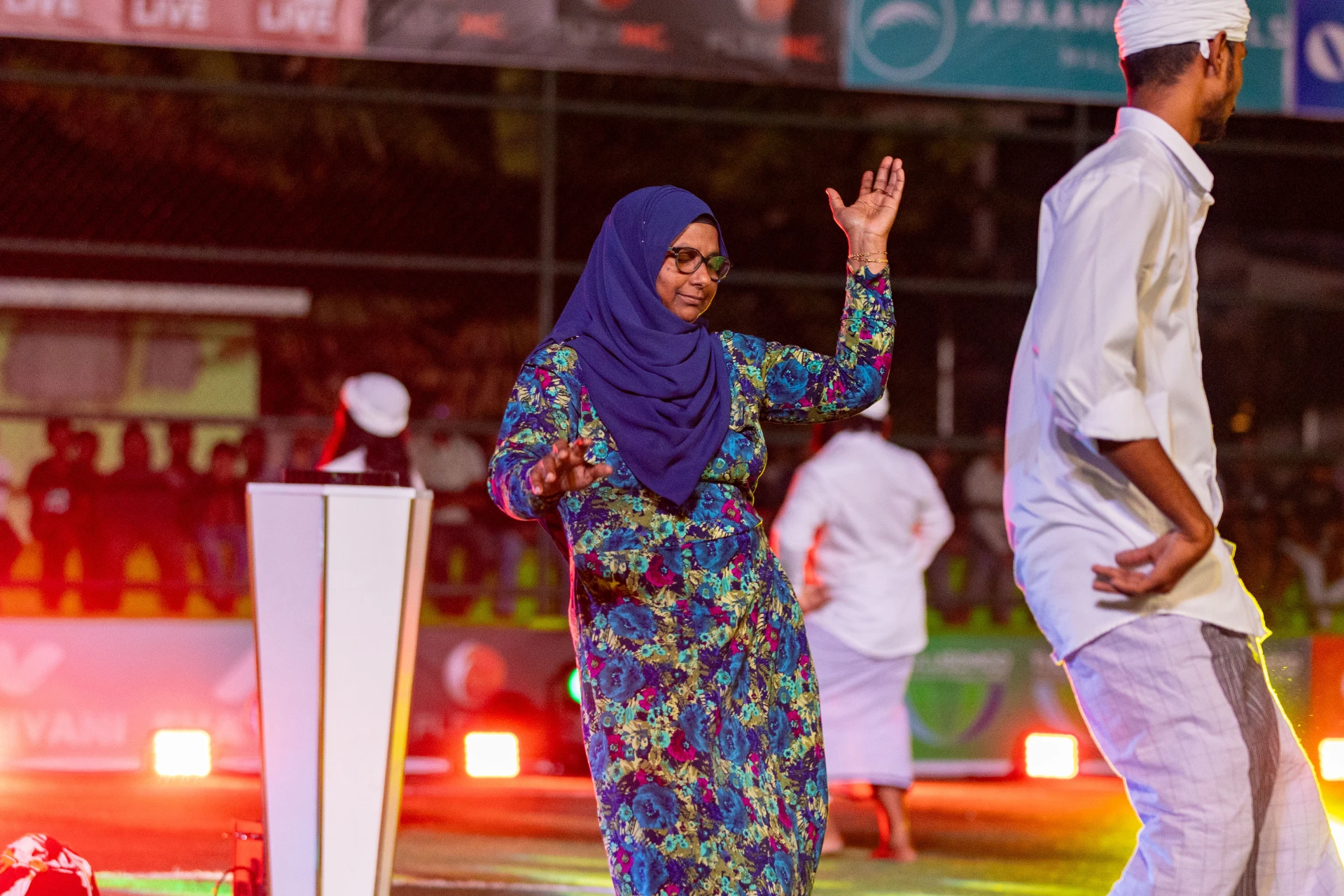 މިޔަޓް ސްޕޯޓްސް ފިއެސްޓާ ހުޅުވުމުގެ ރަސްމިއްޔާތުގައި މުނިފޫހިފިލުވުމުގެ ހަރަކާތެއް ކުރިއަށްގެންދަނީ. ފޮޓޯ: މިޔަޓް
