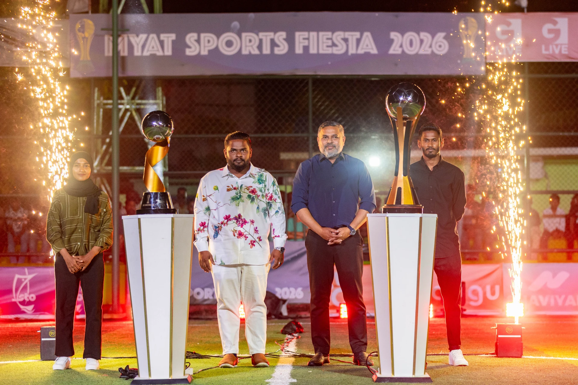 މިޔަޓް ސްޕޯޓްސް ފިއެސްޓާ ހުޅުވުމުގެ ރަސްމިއްޔާތު ވަޒީރު އަހުމަދު ޝިޔާމް ޝަރަފްވެރިކޮށްދެއްވަނީ. ފޮޓޯ: މިޔަޓް